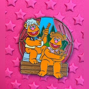 Disney Parks 2026 The Muppets Park Day Blind Box Pin Fozzi Bear